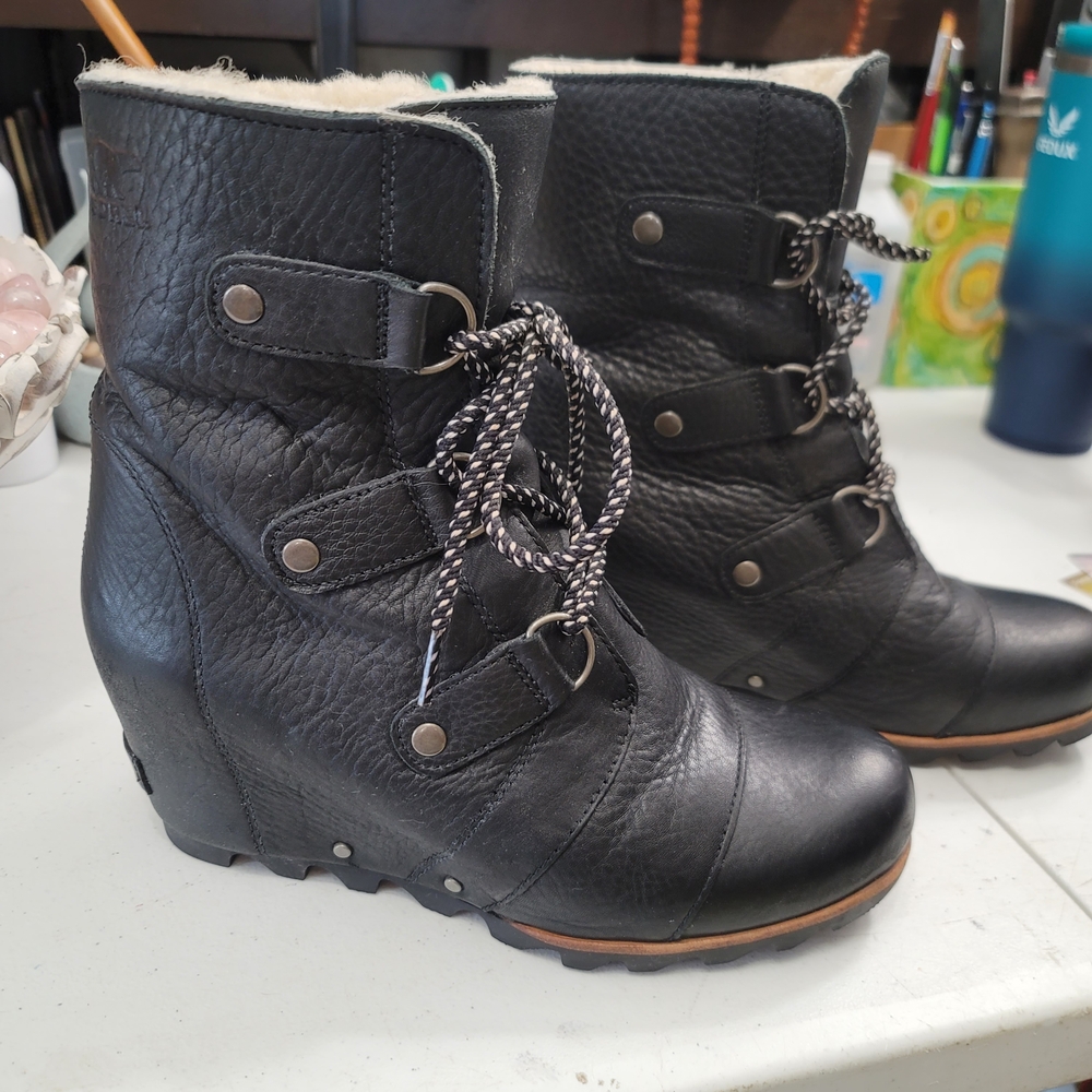 Sorel Black Leather Wedge Winter Boots